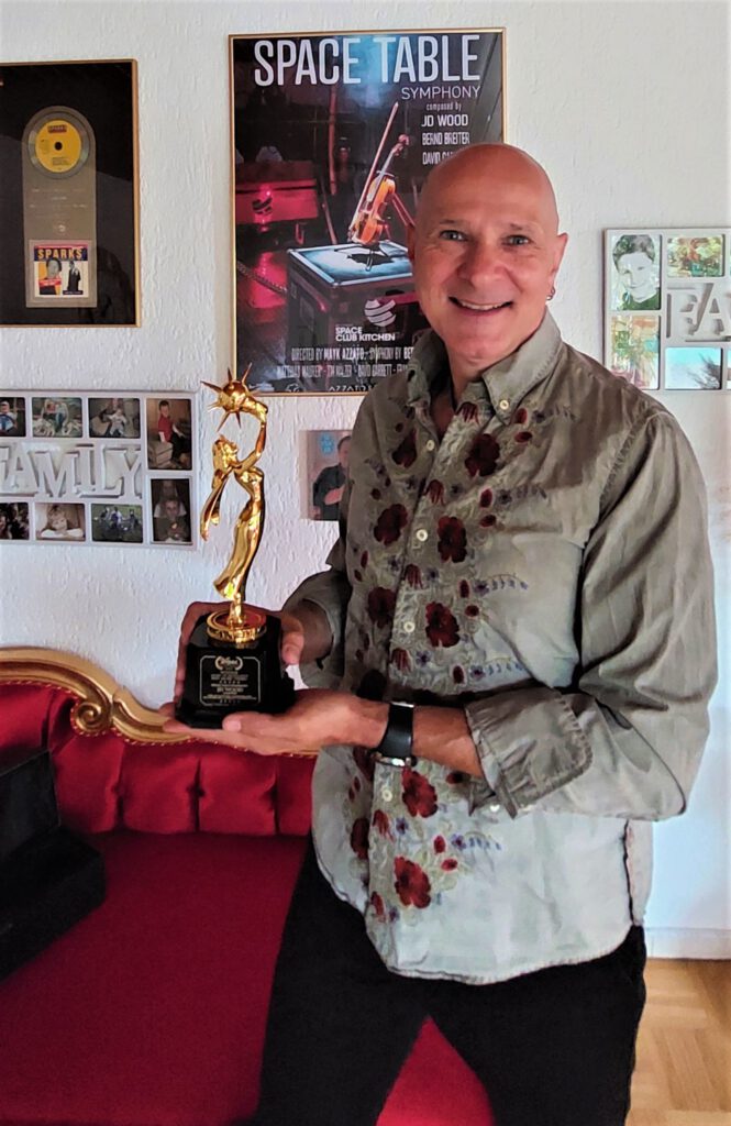 JD Wood - Jörg Dewald erhält Vegas Movie Award 2022 als Komponist der Space Table Symphony