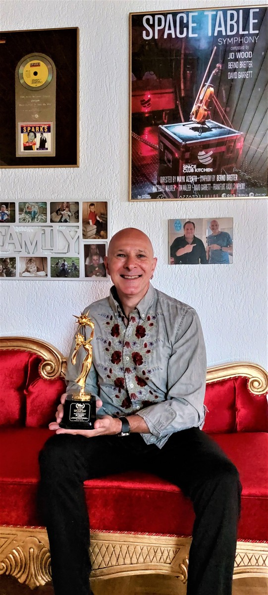 JD-Wood-Joerg-Dewald-2022-Vegas-Movie-Award-1-Space-Table-Symphony