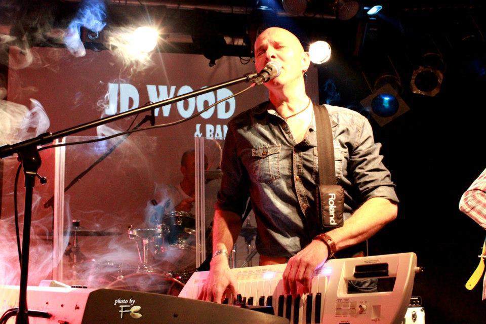 Jörg Dewald mit seiner JD Wood and Band