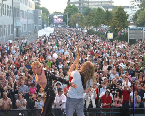 Jörg Dewald JD Wood mit Band Hot Stuff live