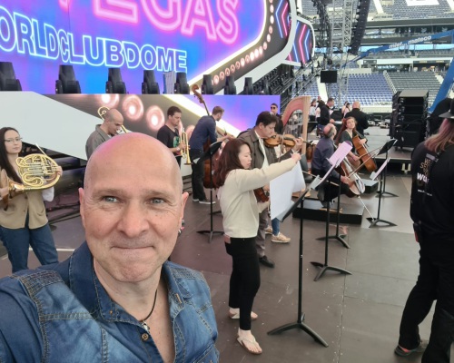 Joerg-Dewald-JD-Wood-mit-dem-hr-sinfonieeorchester-soundcheck-world-club-dome-2022