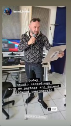 Bernd Breiter (BigCityBeats, World Club Dome, Smart Rebel Convention) bei seinem langjährigen Geschäftspartner und Freund Jörg Dewald im Tonstudio (JD Wood Productions)