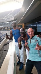 Musikproduzent-und-Komponist-JD-Wood-mit-den-Entertainern-The-Jackson-Twinz-beim-World-Club-Dome-Las-Vegas-Edition